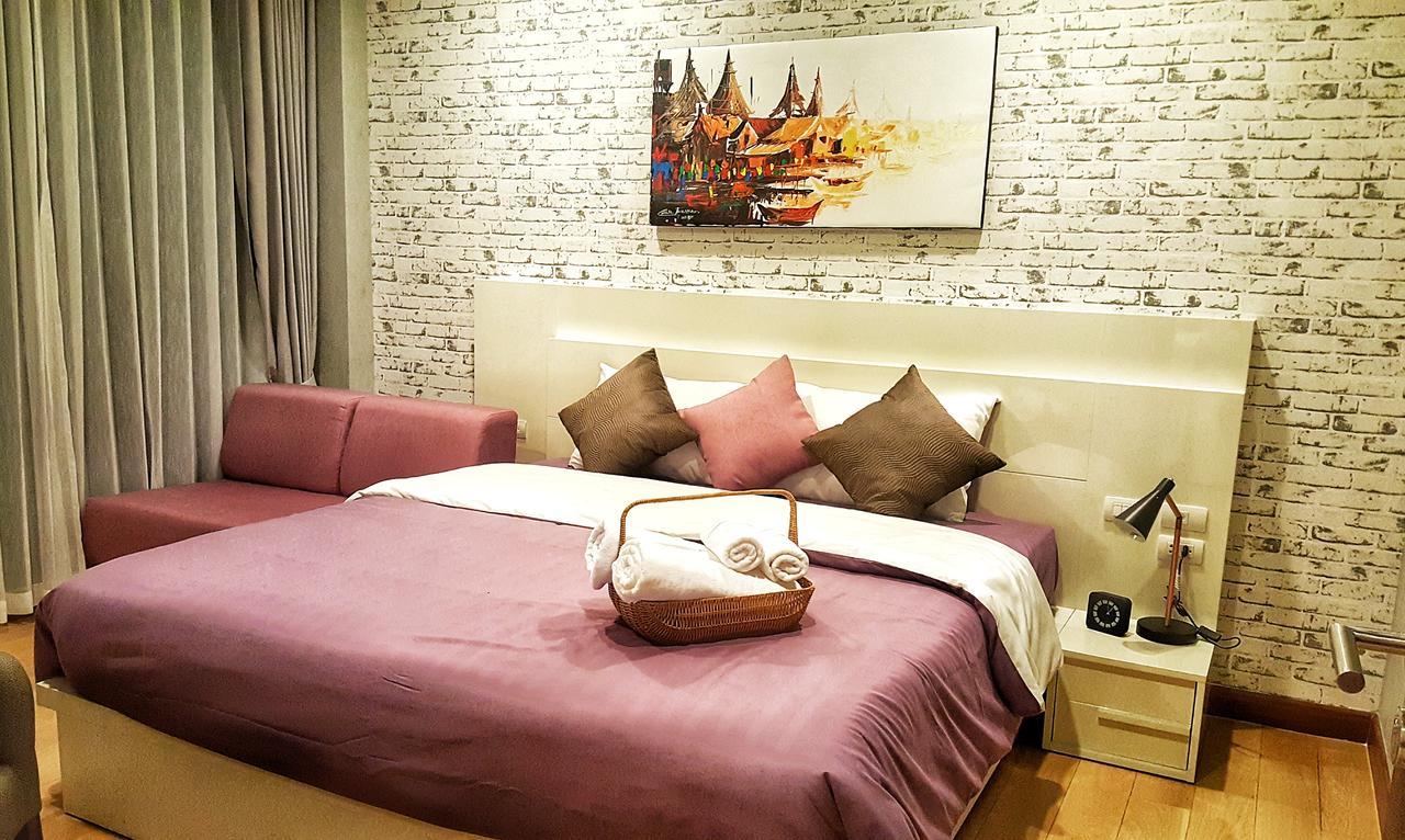 Astra Night Bazaar Apartment